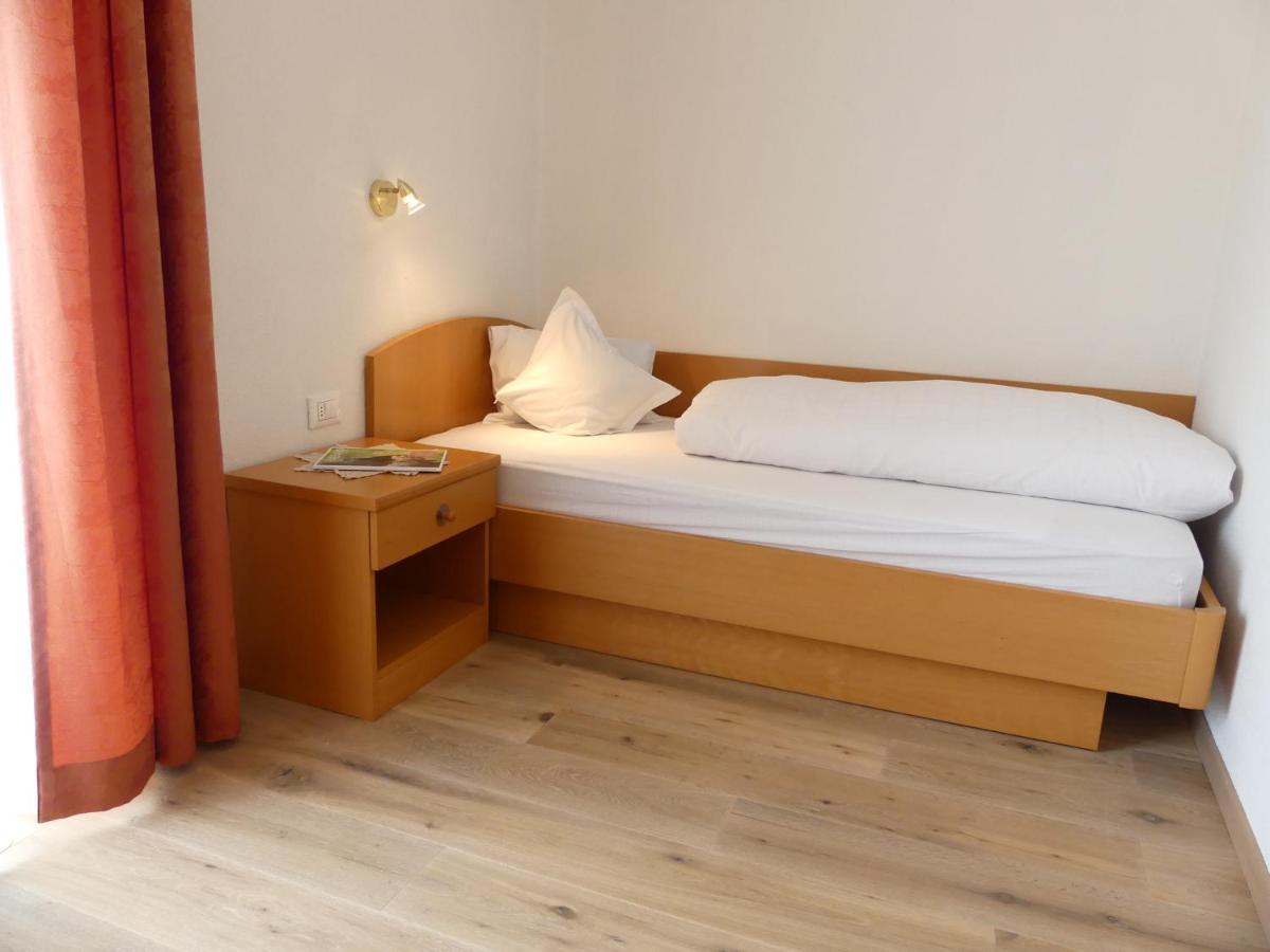 Garni Hotel Dorothea Dorf Tirol Exterior foto