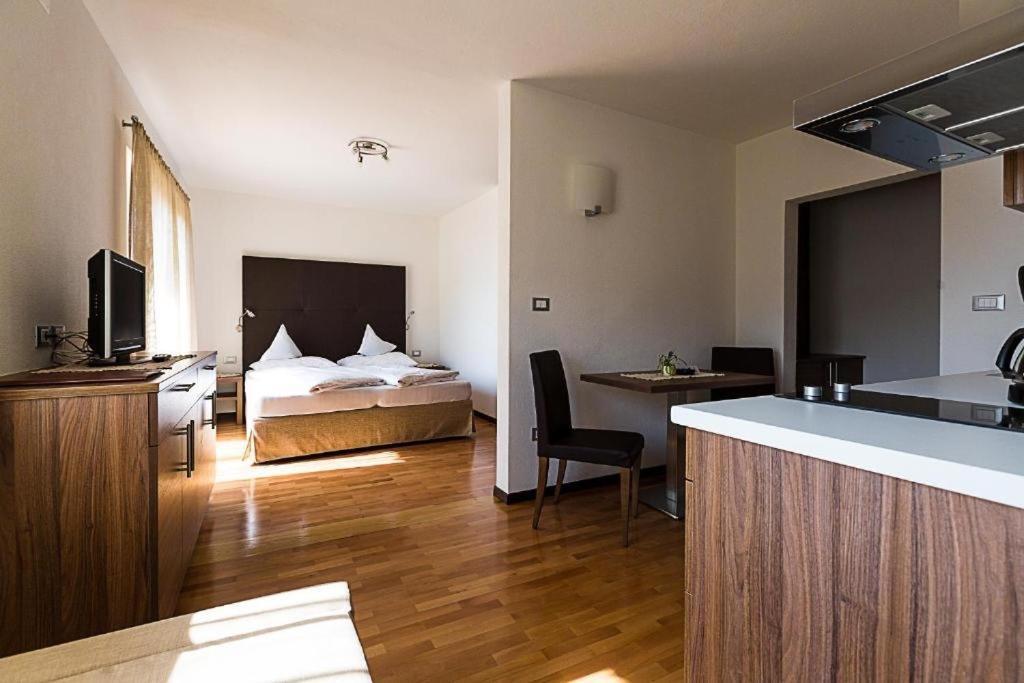 Garni Hotel Dorothea Dorf Tirol Exterior foto