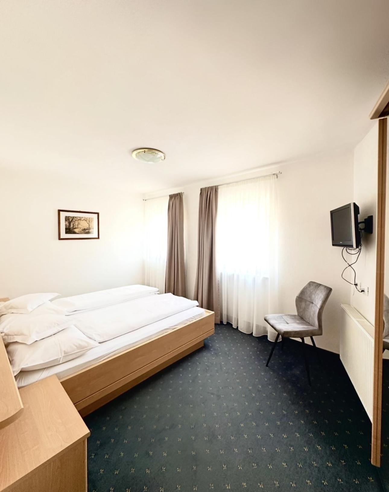 Garni Hotel Dorothea Dorf Tirol Exterior foto