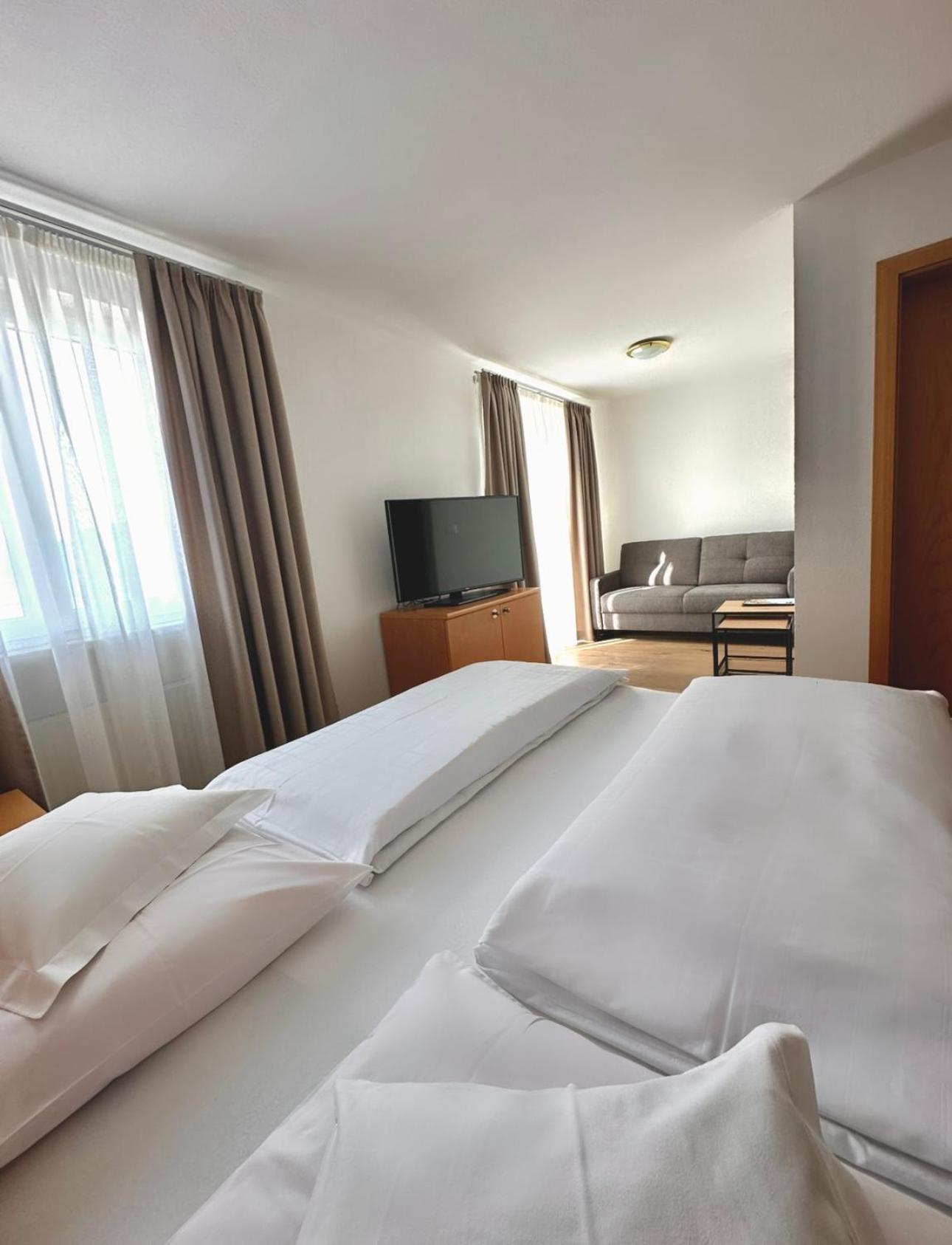 Garni Hotel Dorothea Dorf Tirol Exterior foto