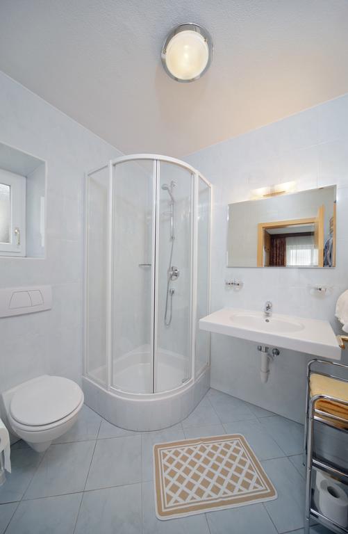 Garni Hotel Dorothea Dorf Tirol Zimmer foto